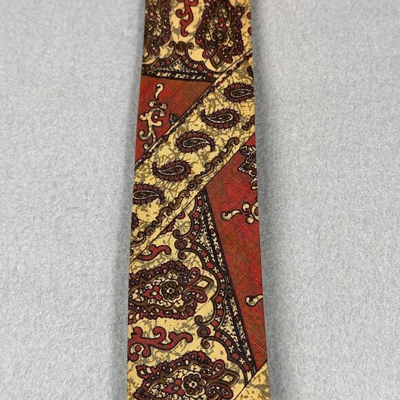 Vintage RARE ERNST Mens Tie Red Gold Black Paisley Handmade Batik Cotton Necktie - Picture 2 of 8
